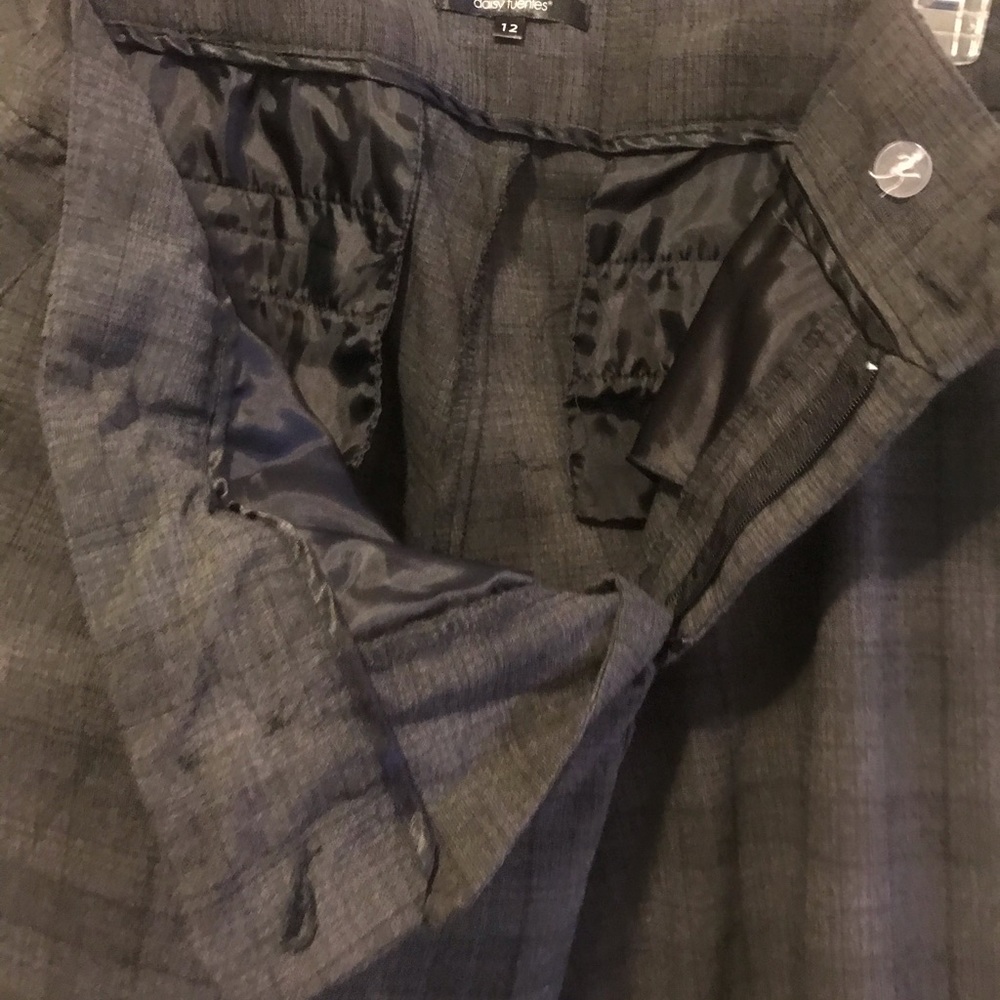 Daisy Fuentes patterned slacks - Picture 7 of 11